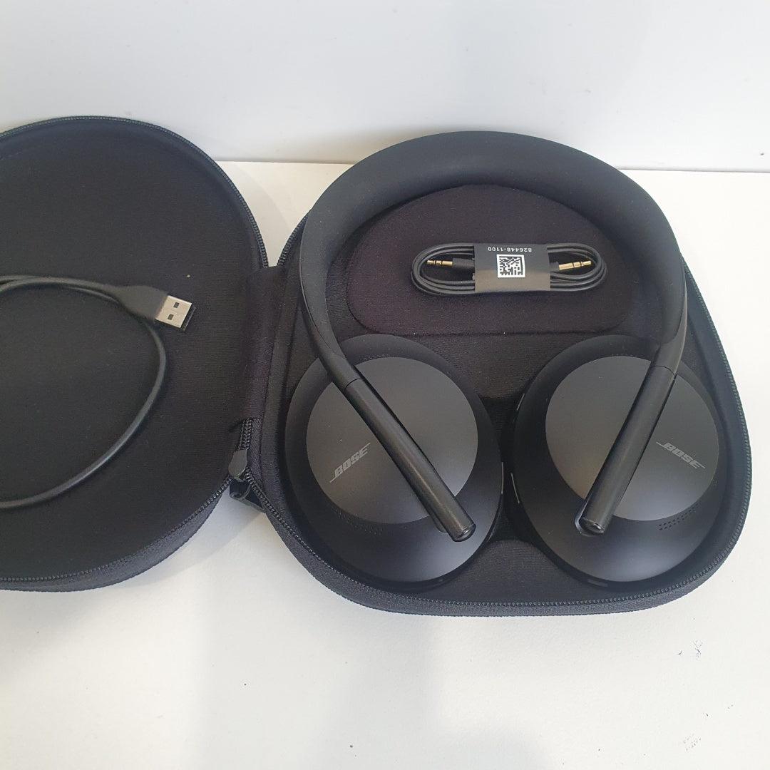 Bose Noise Cancelling Over-Ear Headphones 700 (Black)