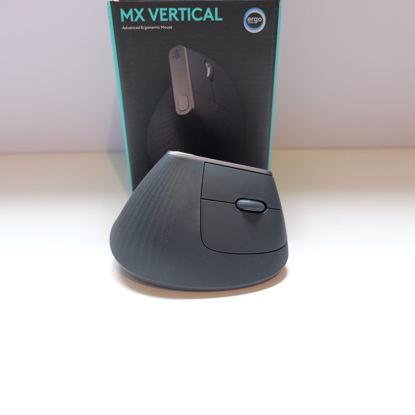 Logitech MX Vertical Advanced Ergonomic Mouse 910-005449 - Ex Demonstrator